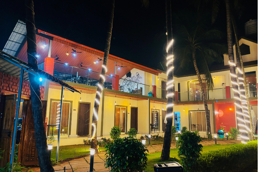 tipsy spring resort night view