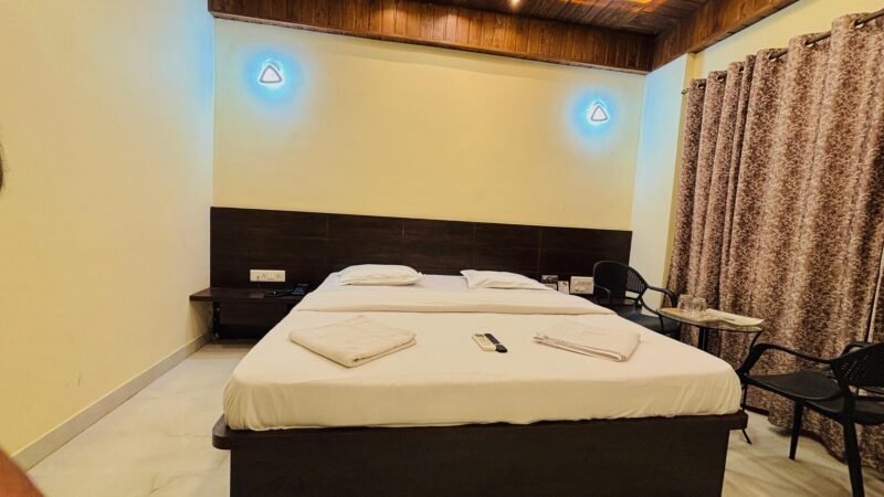 Deluxe Room with bed